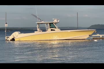 Boston Whaler 370 Outrage video