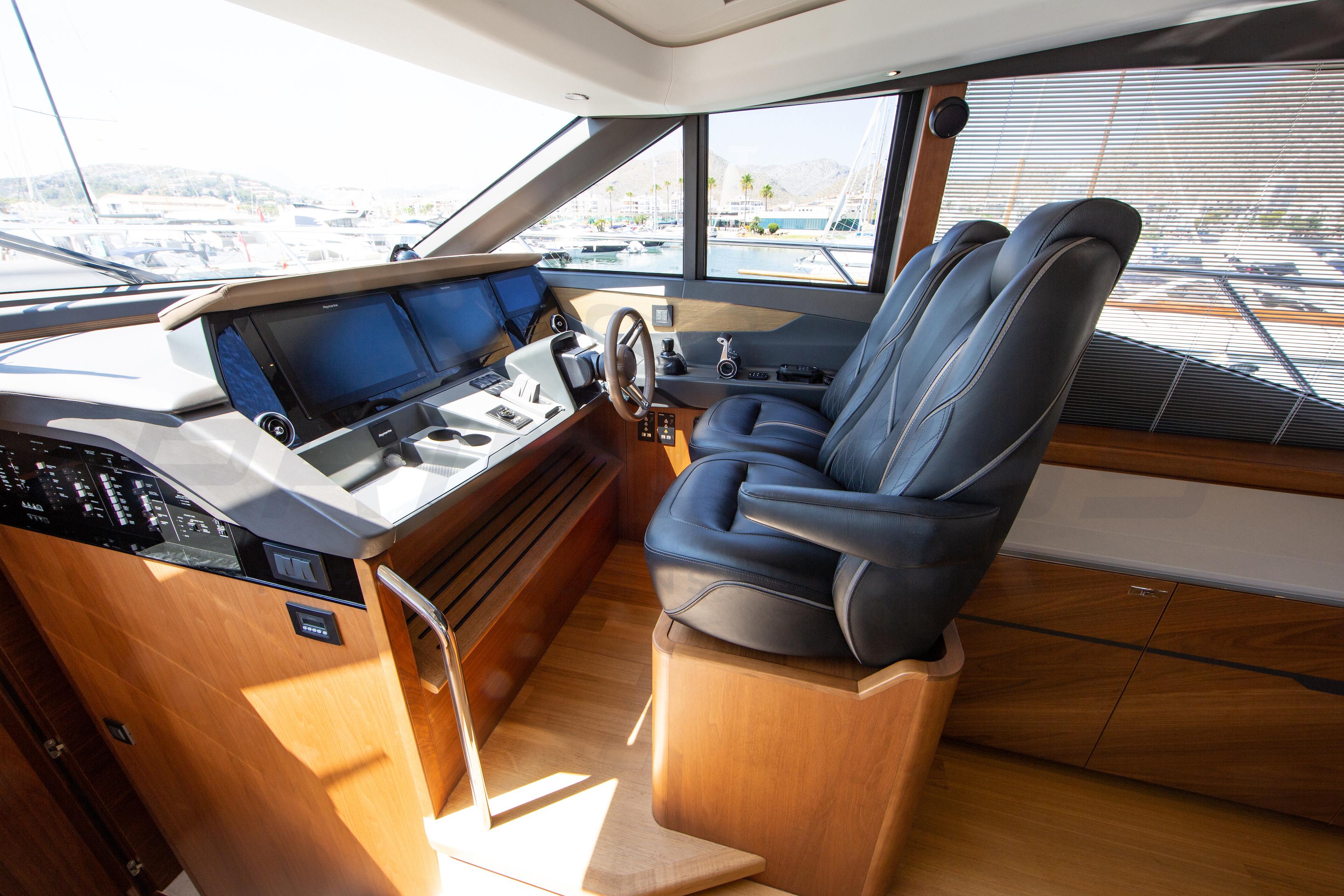 2021 Princess V60 Moonfleet