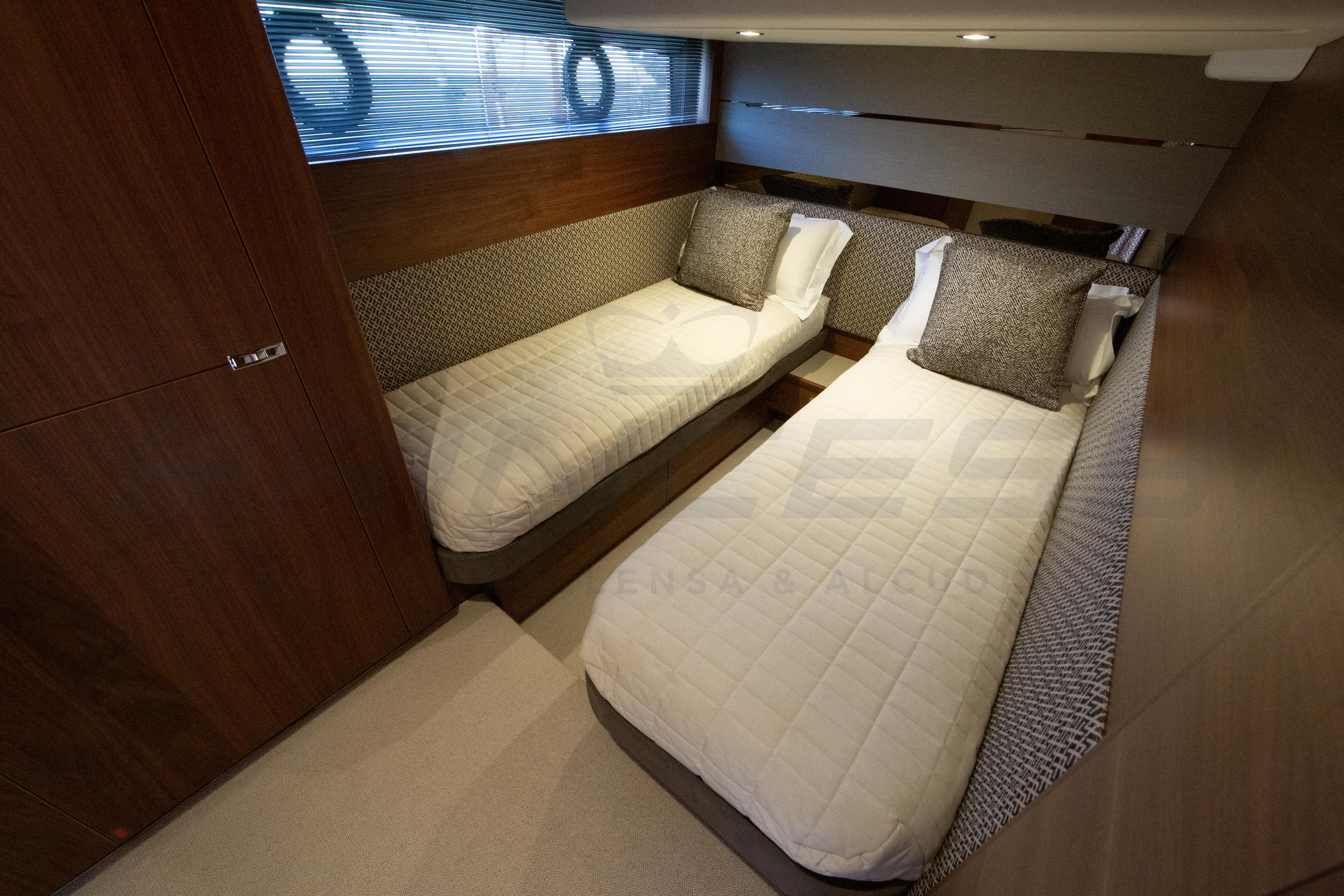 2021 Princess V60 Moonfleet