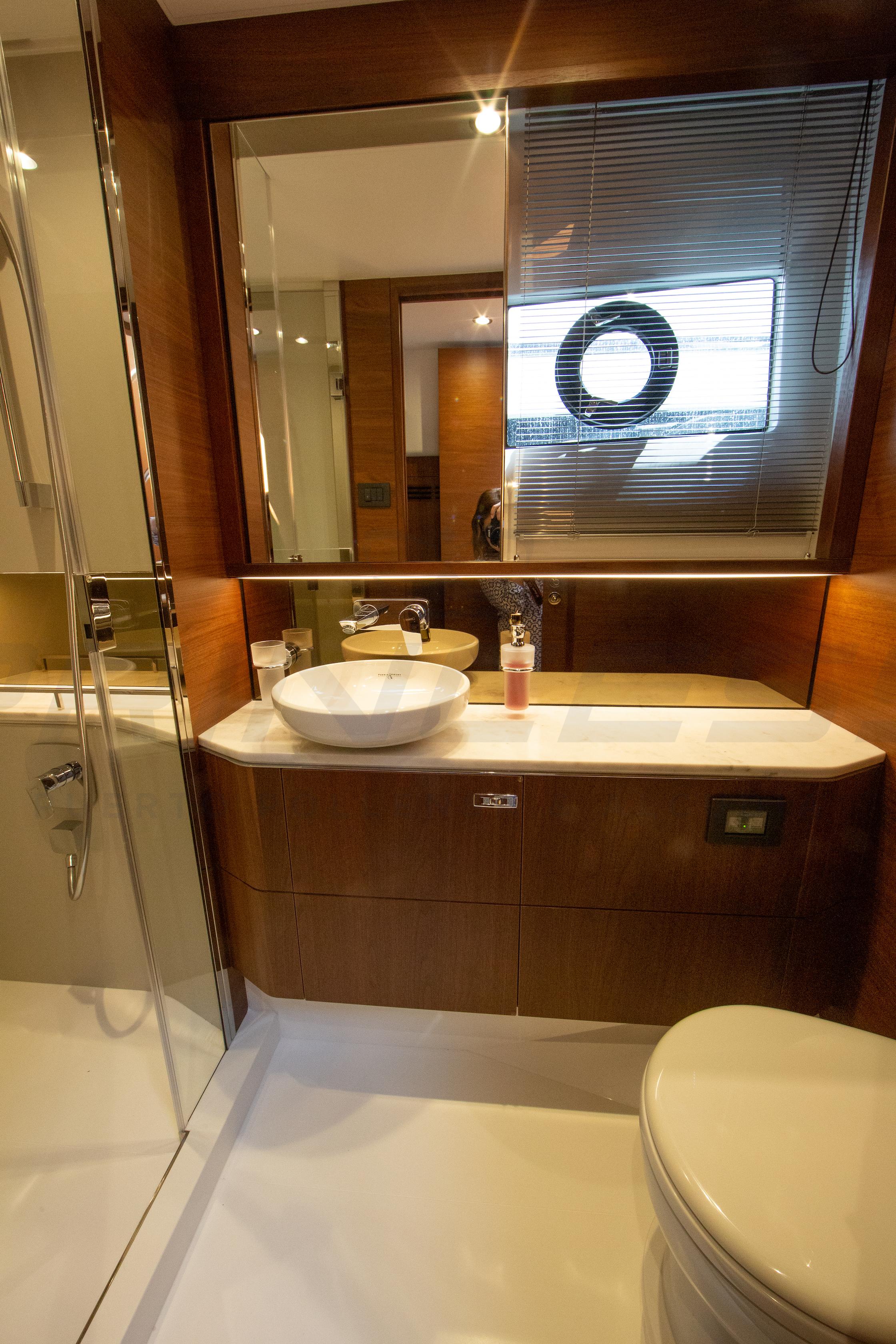 2021 Princess V60 Moonfleet
