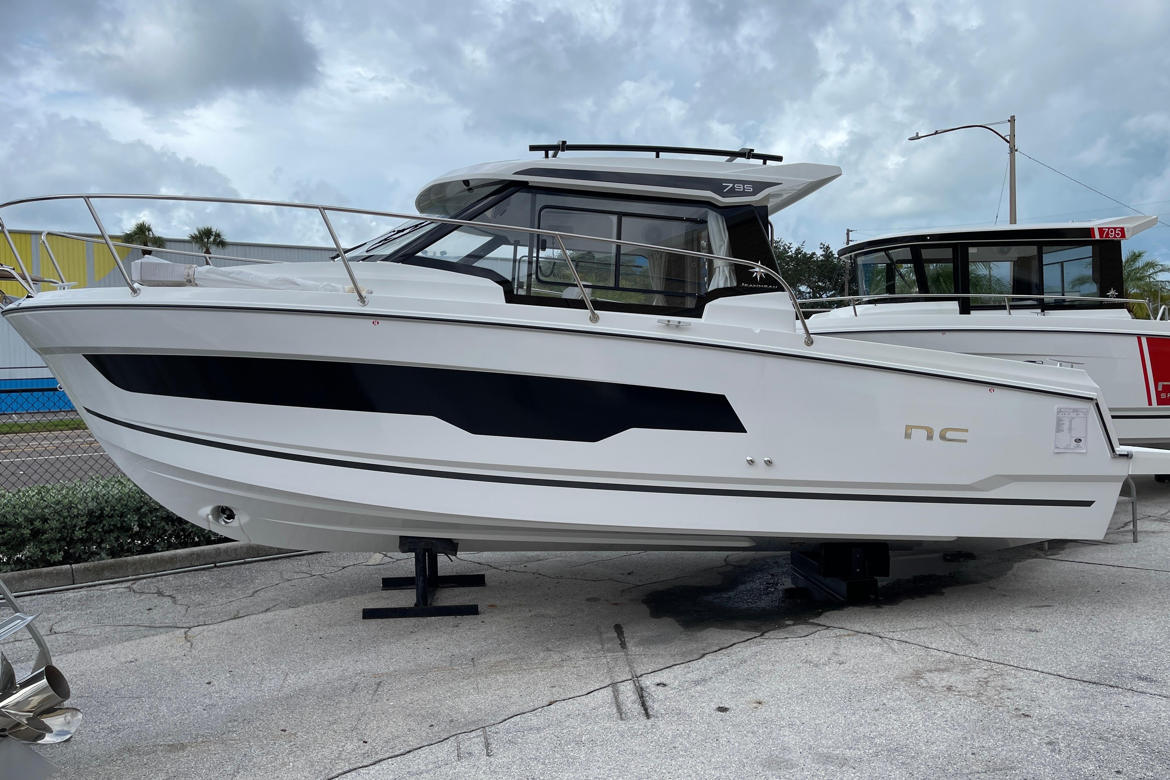 2026 Jeanneau nc 795 weekender
