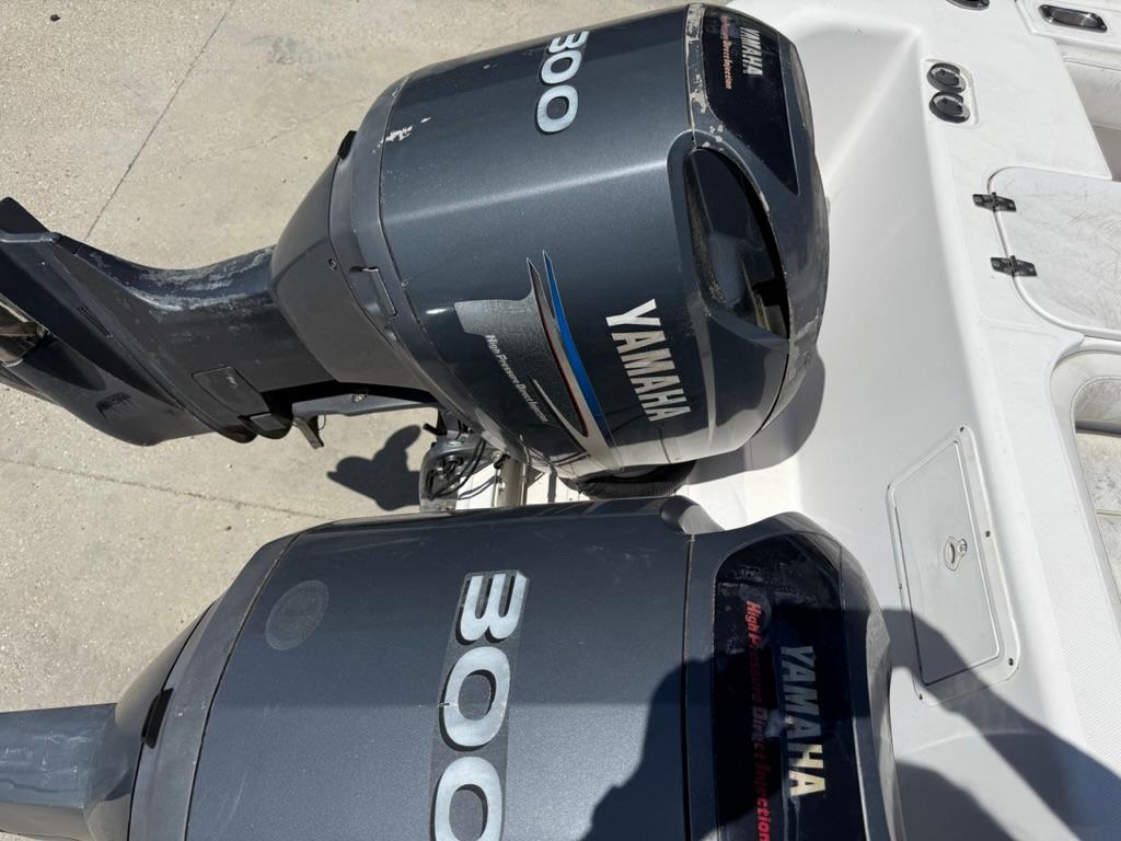 Twin Yamaha 300 outboard motors on a 2000 Pro-Line 27 Walk boat.