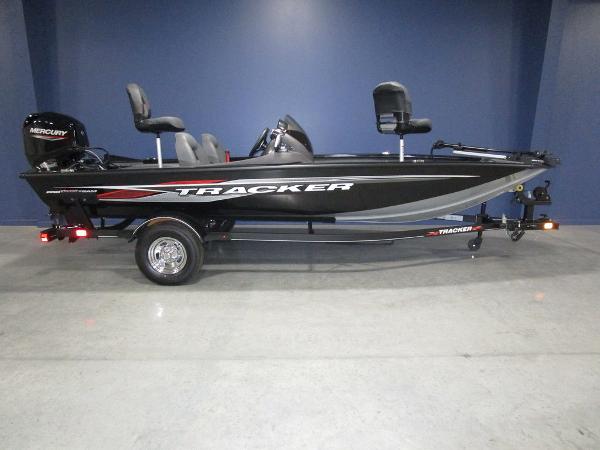 2022 Tracker Boats boat for sale, model of the boat is Pro Team 175 TXW® & Image # 1 of 44