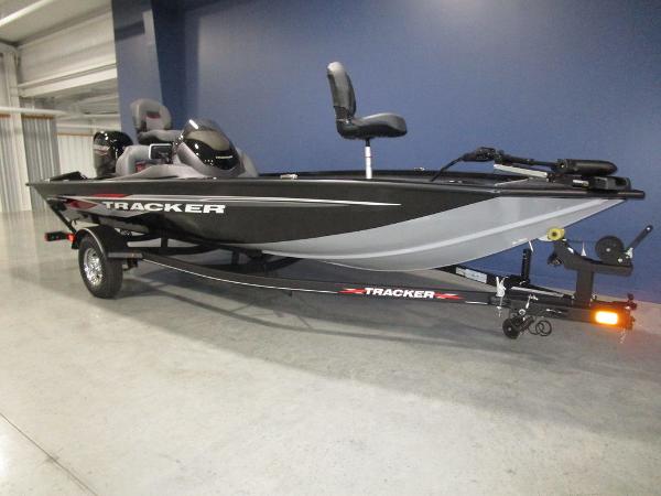 2022 Tracker Boats boat for sale, model of the boat is Pro Team 175 TXW® & Image # 4 of 44