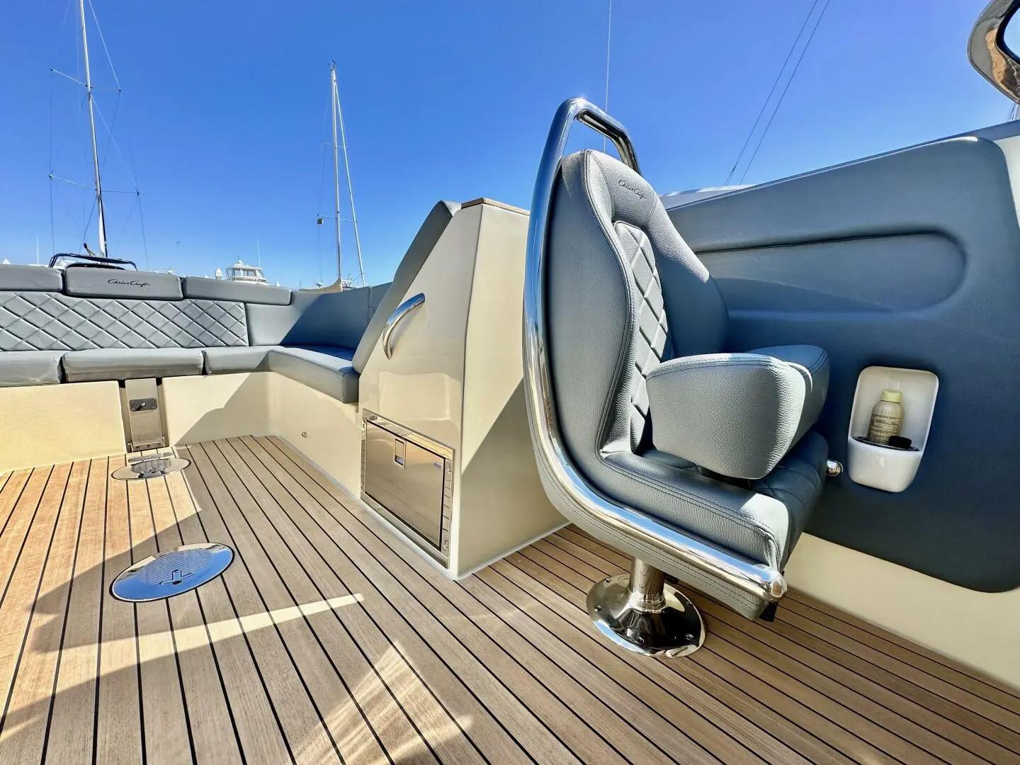 2021-Chris-Craft-Corsair-34