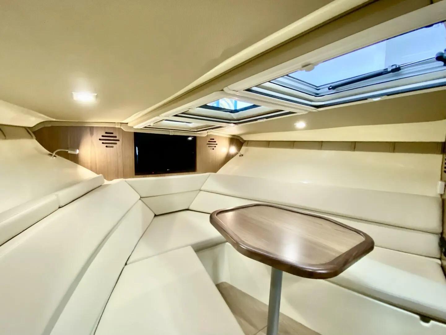 2021-Chris-Craft-Corsair-34