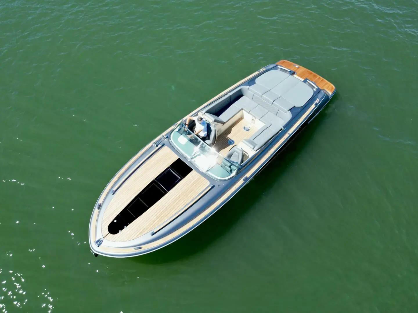 2021-Chris-Craft-Corsair-34