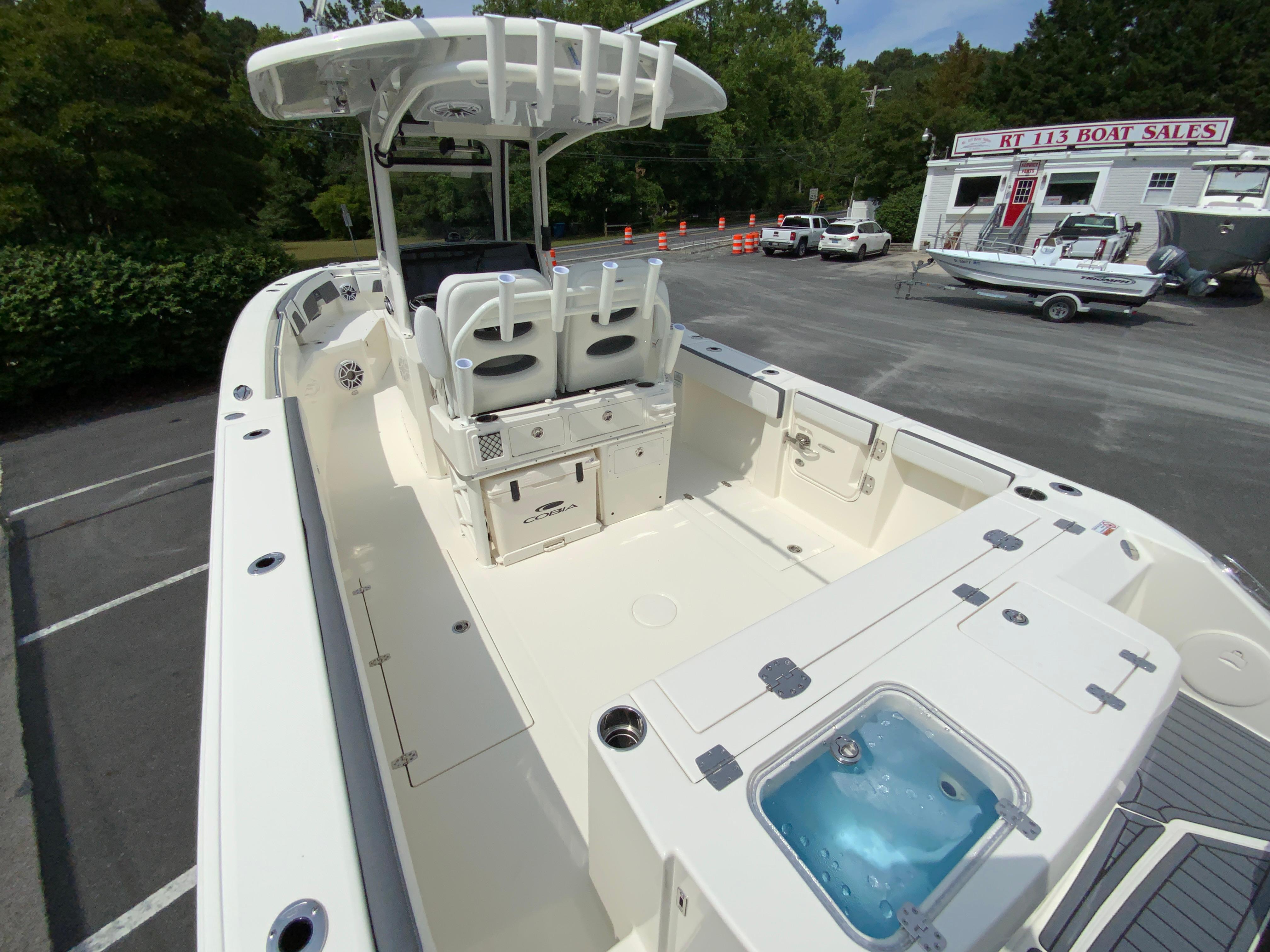 2025 Cobia 285 Center Console-10