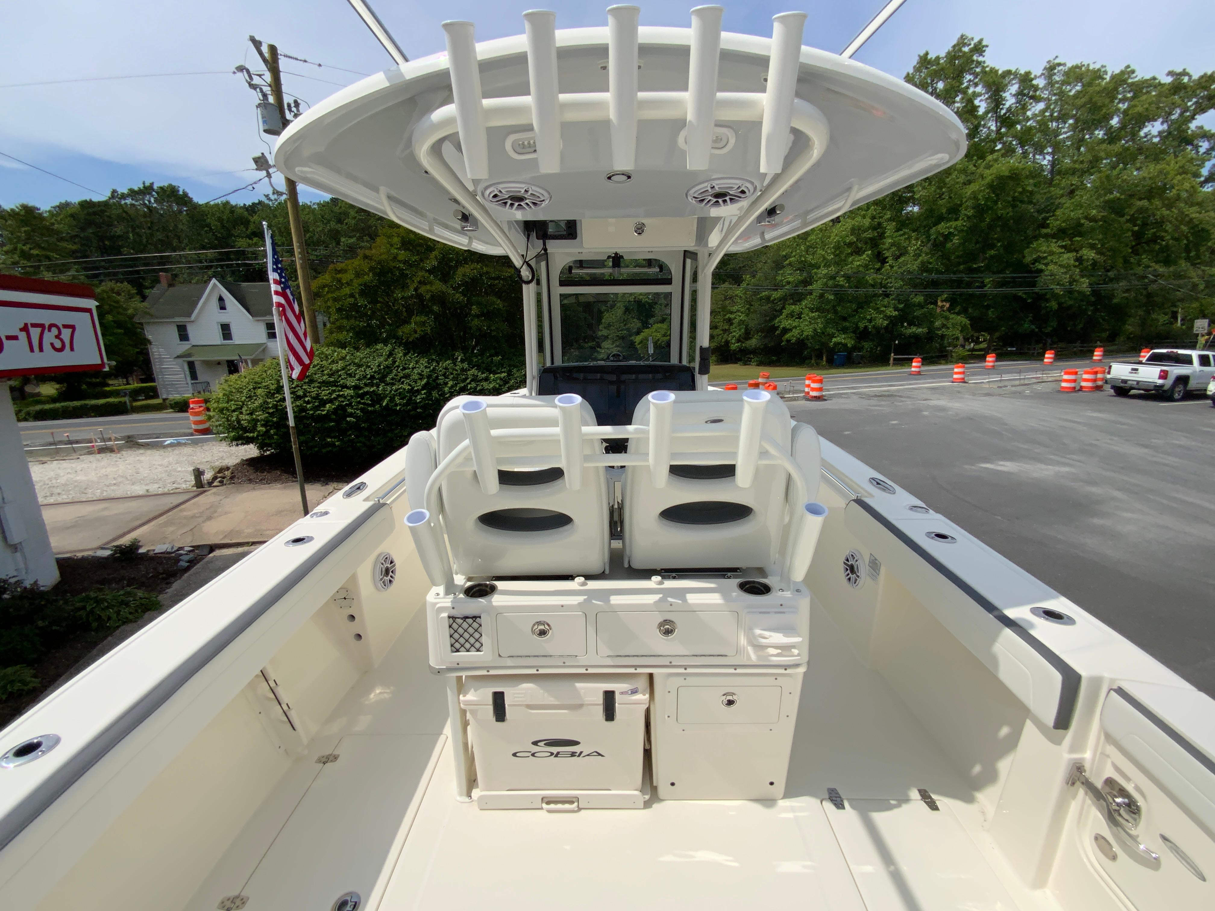 2025 Cobia 285 Center Console-11