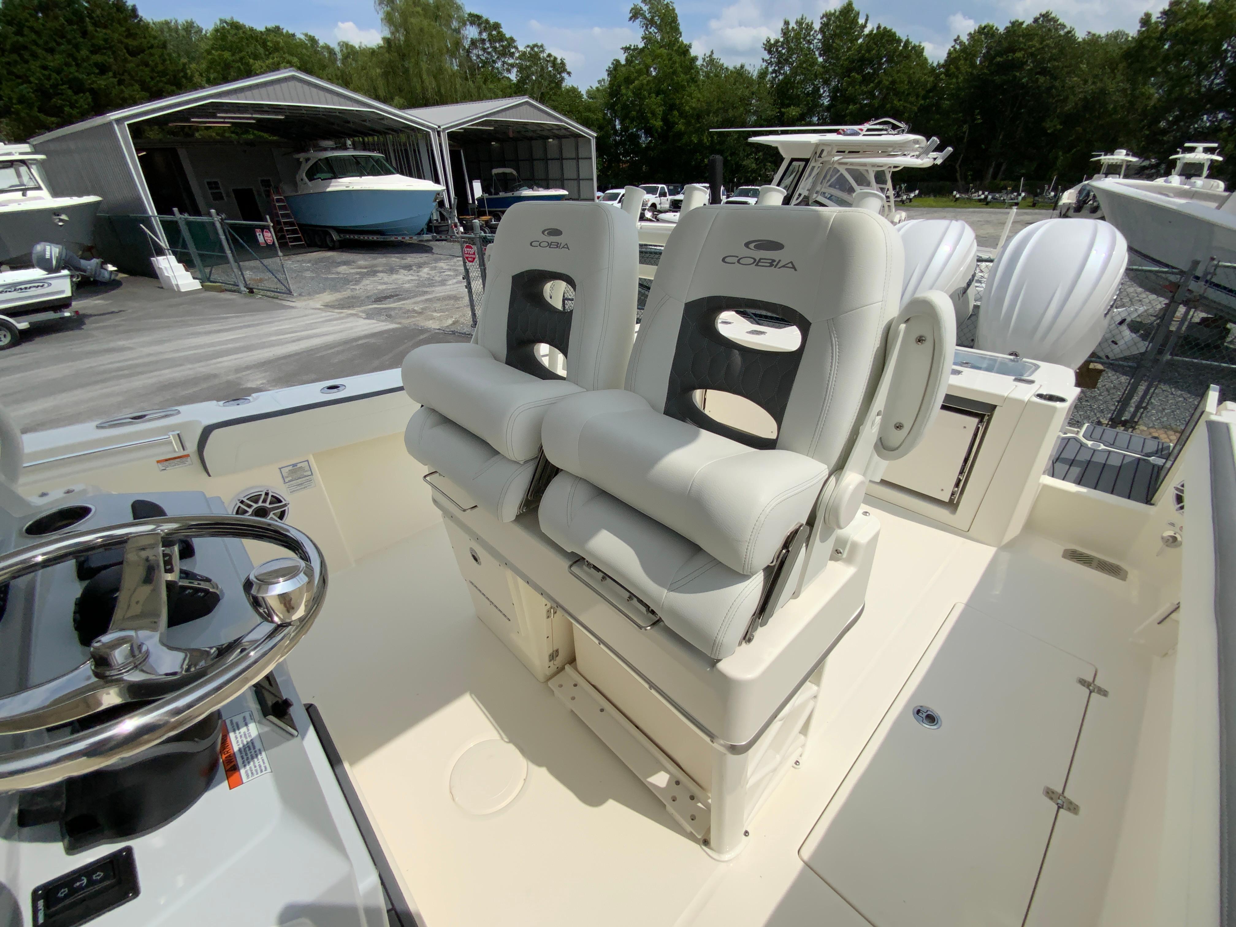 2025 Cobia 285 Center Console-14