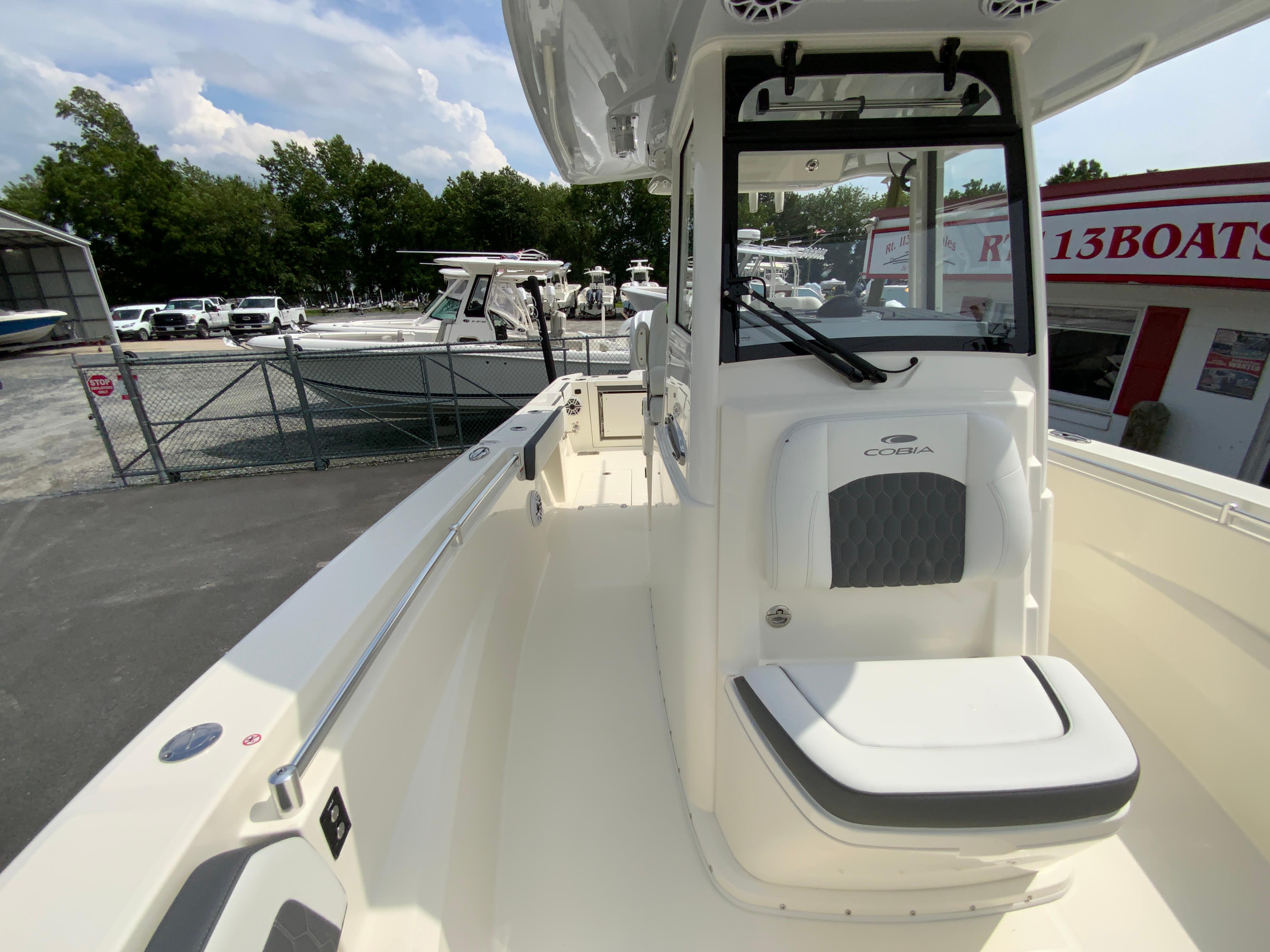 2025 Cobia 285 Center Console-31