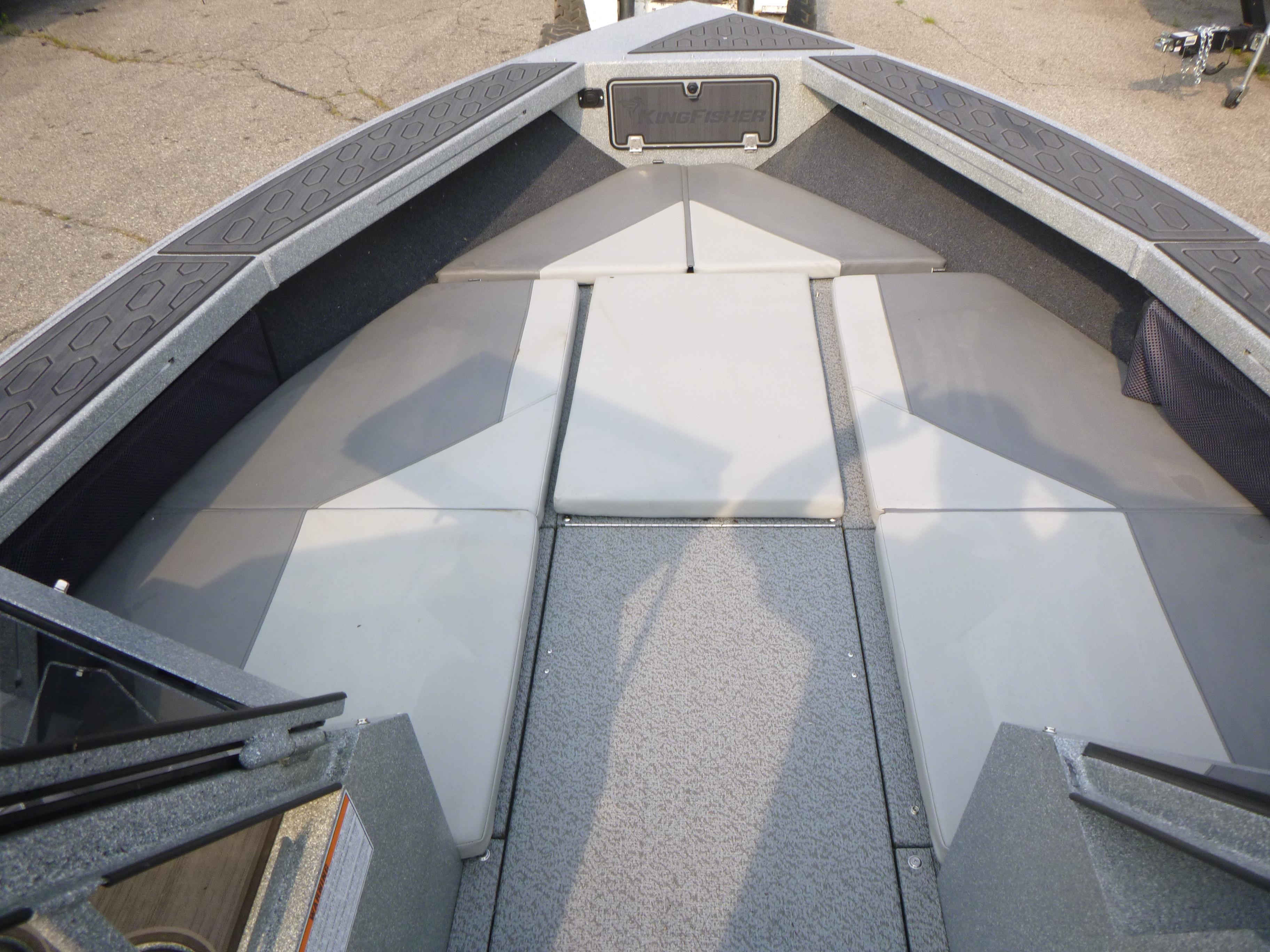 2025 KingFisher 2125 Arrow Sport Gallery