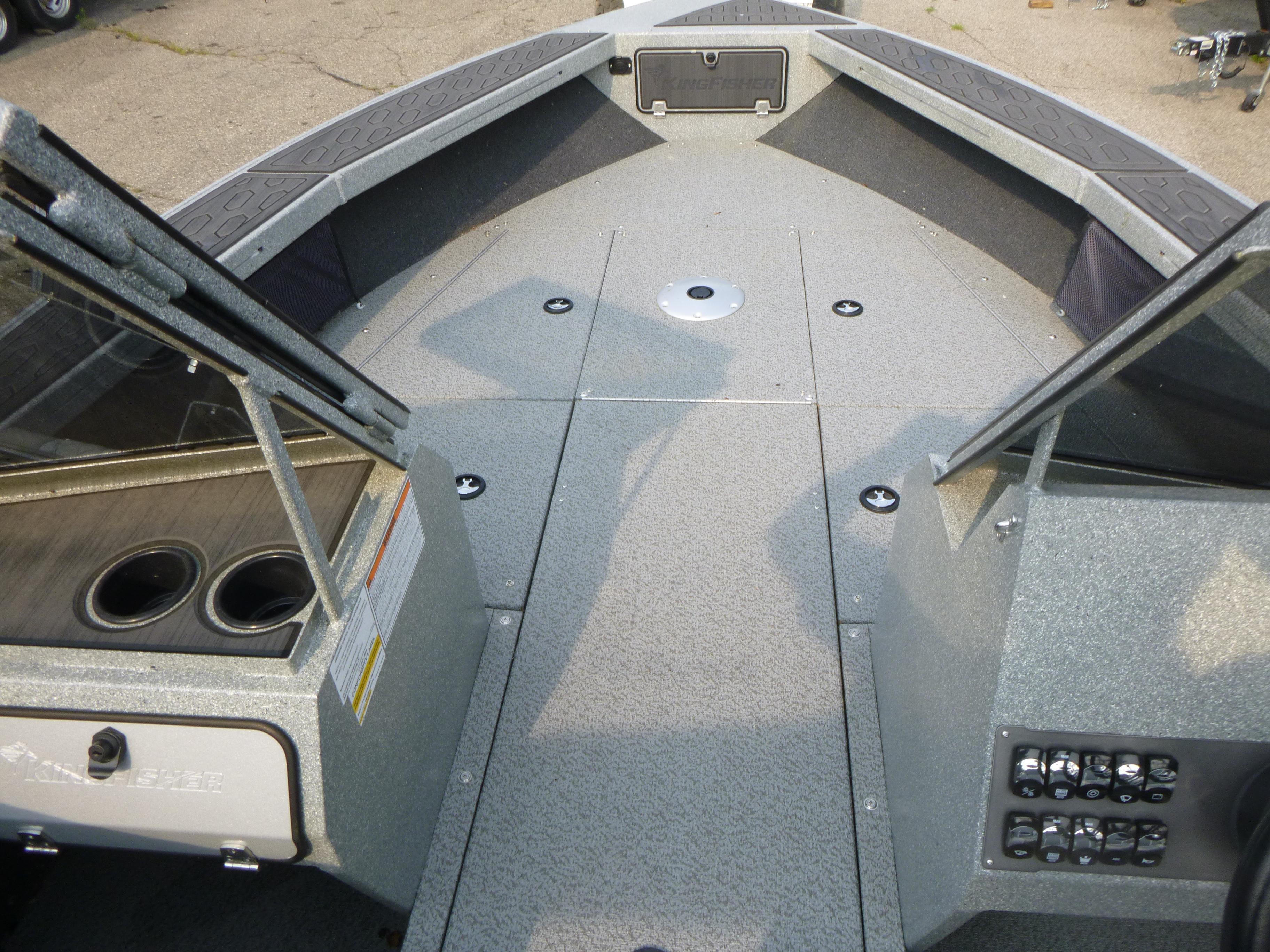 2025 KingFisher 2125 Arrow Sport Gallery