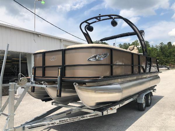 2021 Bentley boat for sale, model of the boat is 223 Elite Swingback & Image # 1 of 30