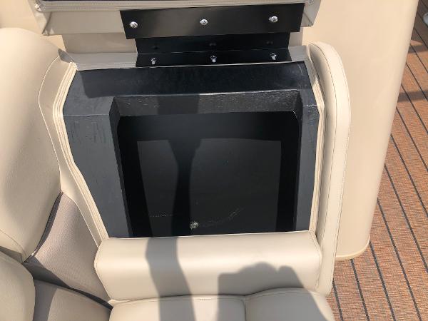 2021 Bentley boat for sale, model of the boat is 223 Elite Swingback & Image # 14 of 30