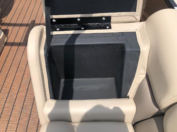 2021 Bentley boat for sale, model of the boat is 223 Elite Swingback & Image # 18 of 30
