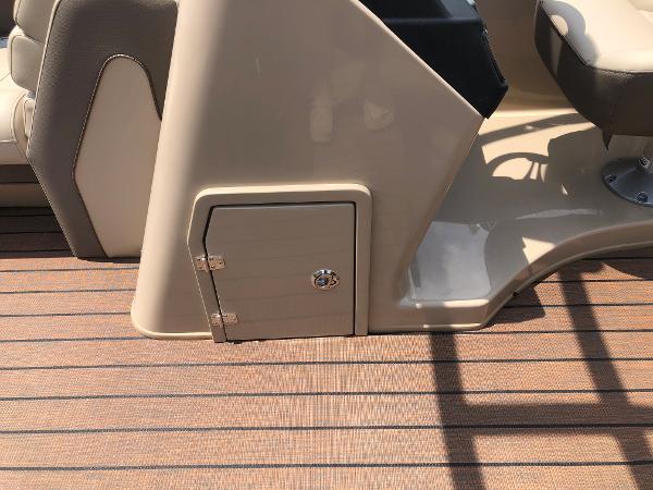 2021 Bentley boat for sale, model of the boat is 223 Elite Swingback & Image # 19 of 30