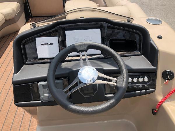 2021 Bentley boat for sale, model of the boat is 223 Elite Swingback & Image # 25 of 30