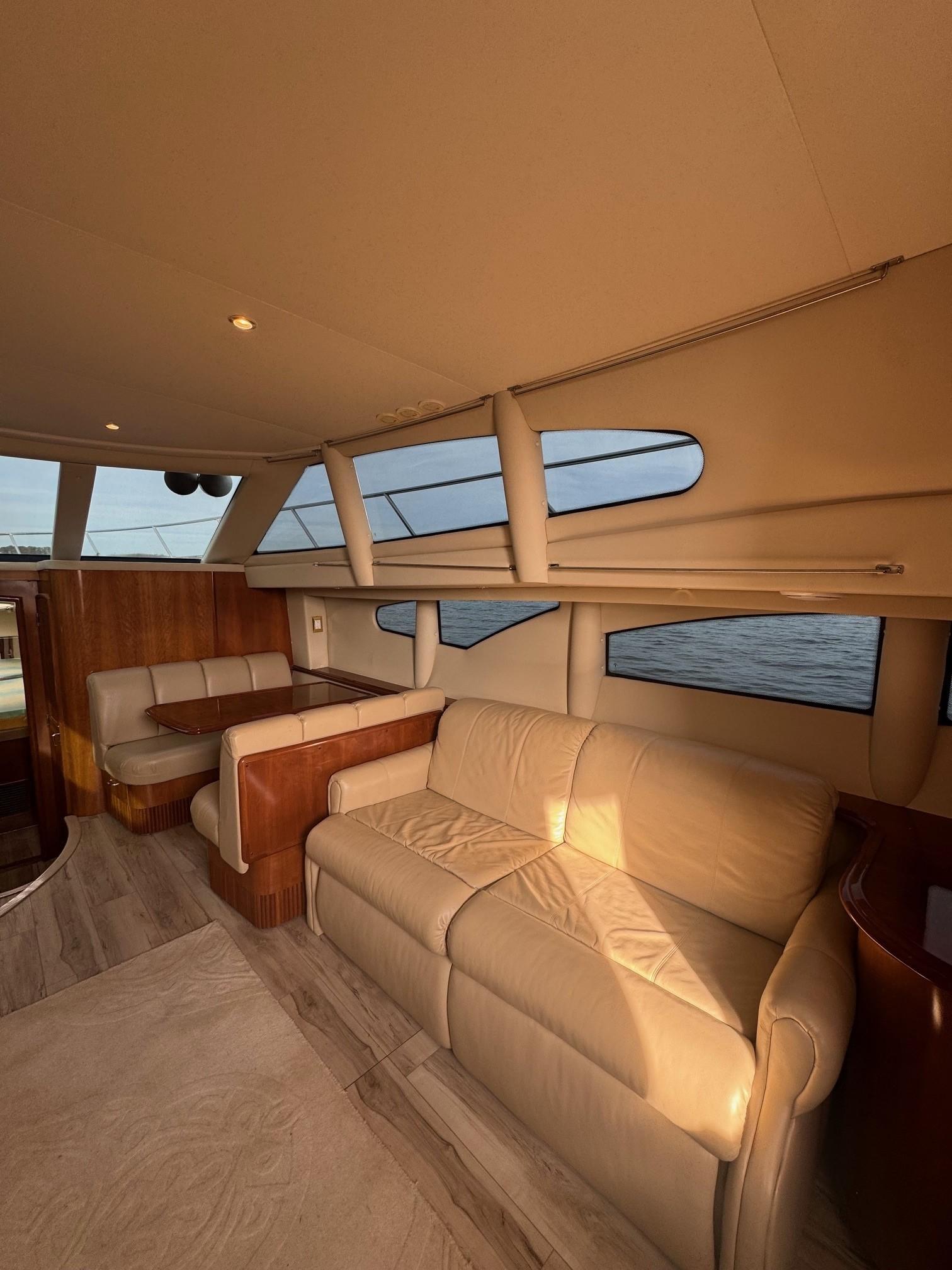 2005-carver-39-motor-yacht-power-9695152-20250226130110343-1_XLARGE