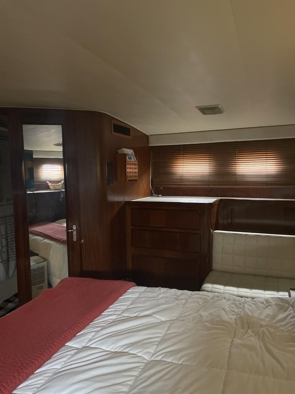 1989 67 Hatteras Motor Yacht Class Act Master Stateroom