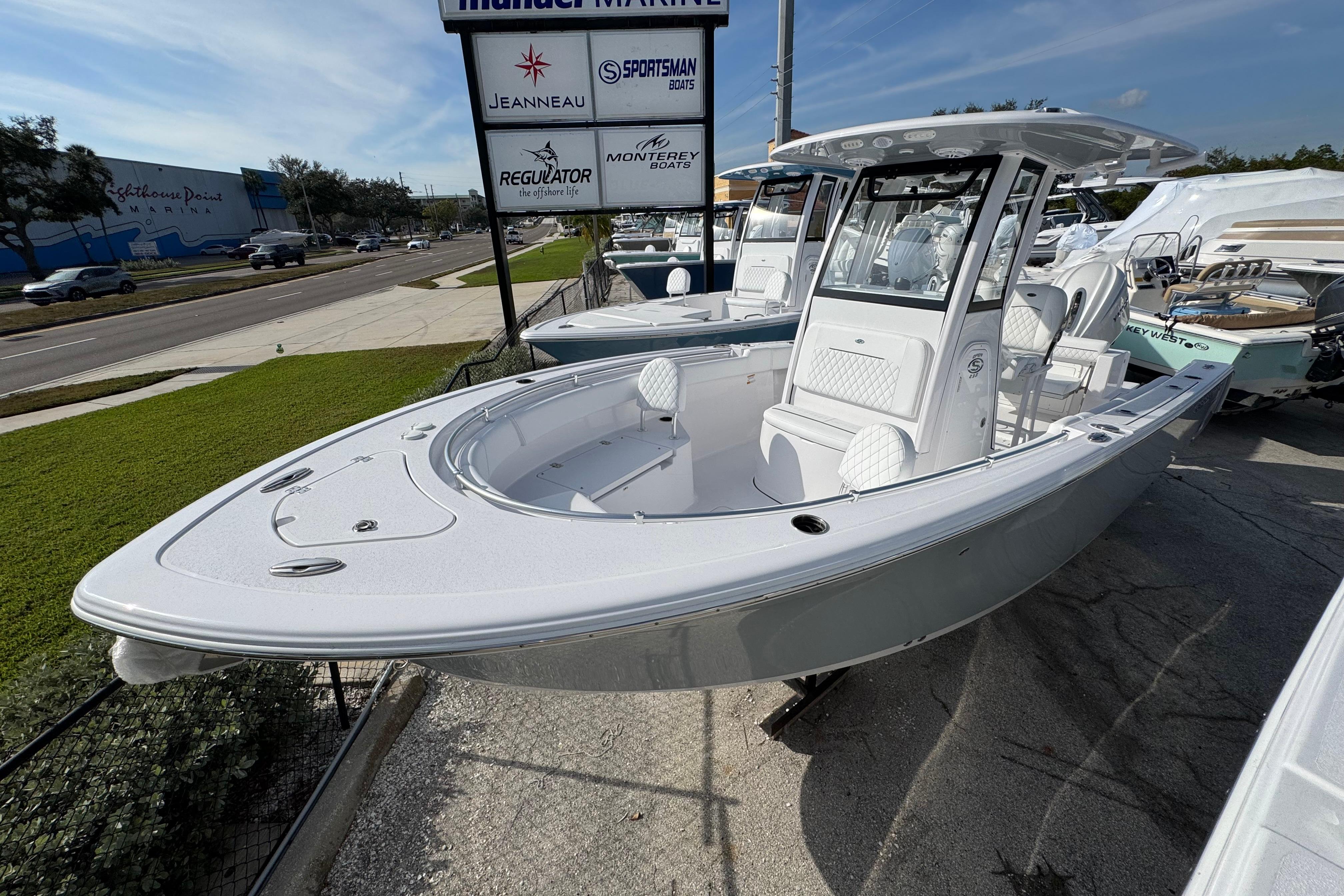 2026 Sportsman Open 232 Center Console