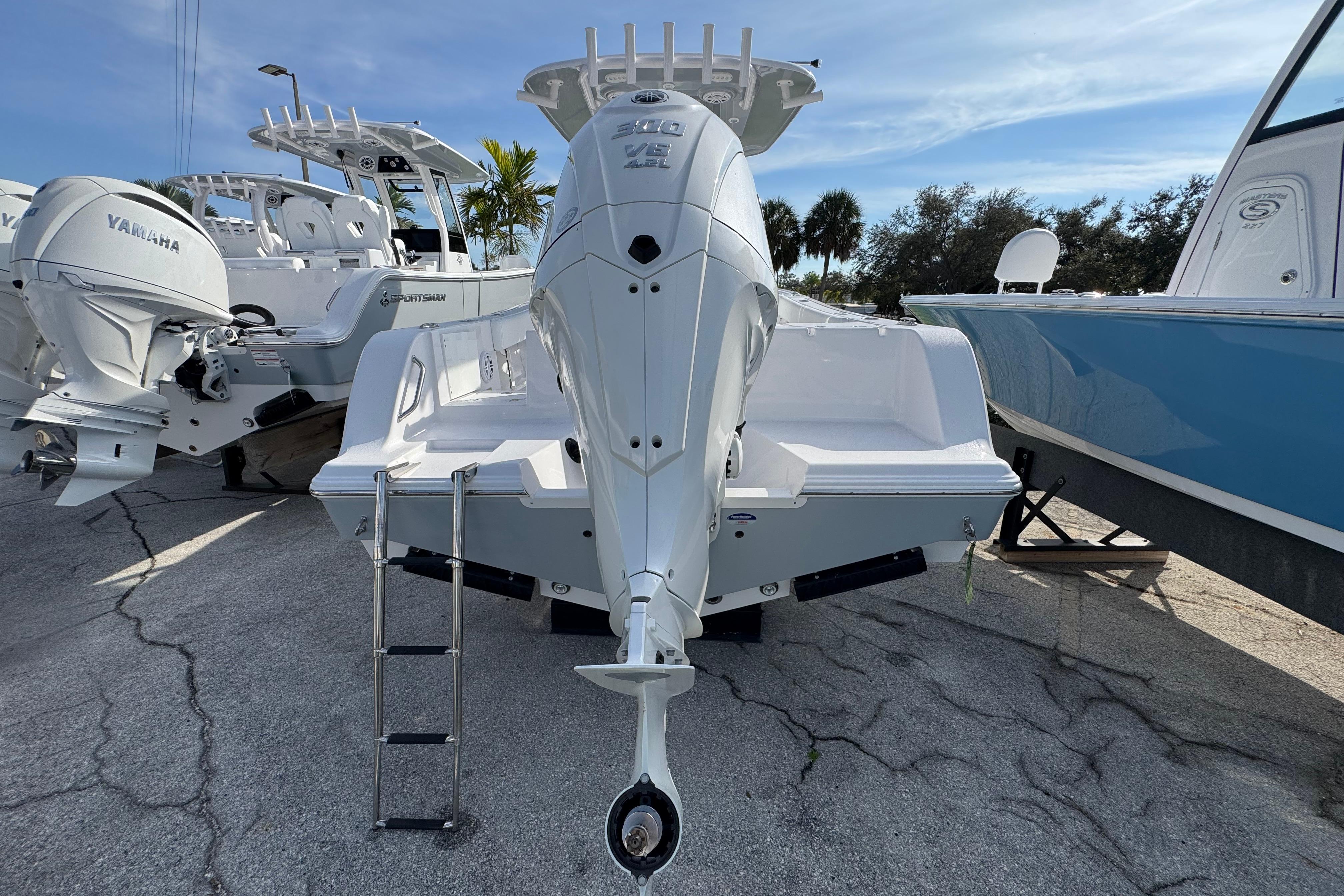 2026 Sportsman Open 232 Center Console-2