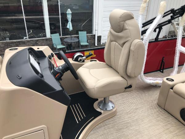 2021 Bentley boat for sale, model of the boat is 223 Swingback & Image # 20 of 29