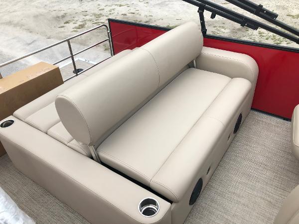 2021 Bentley boat for sale, model of the boat is 223 Swingback & Image # 27 of 29