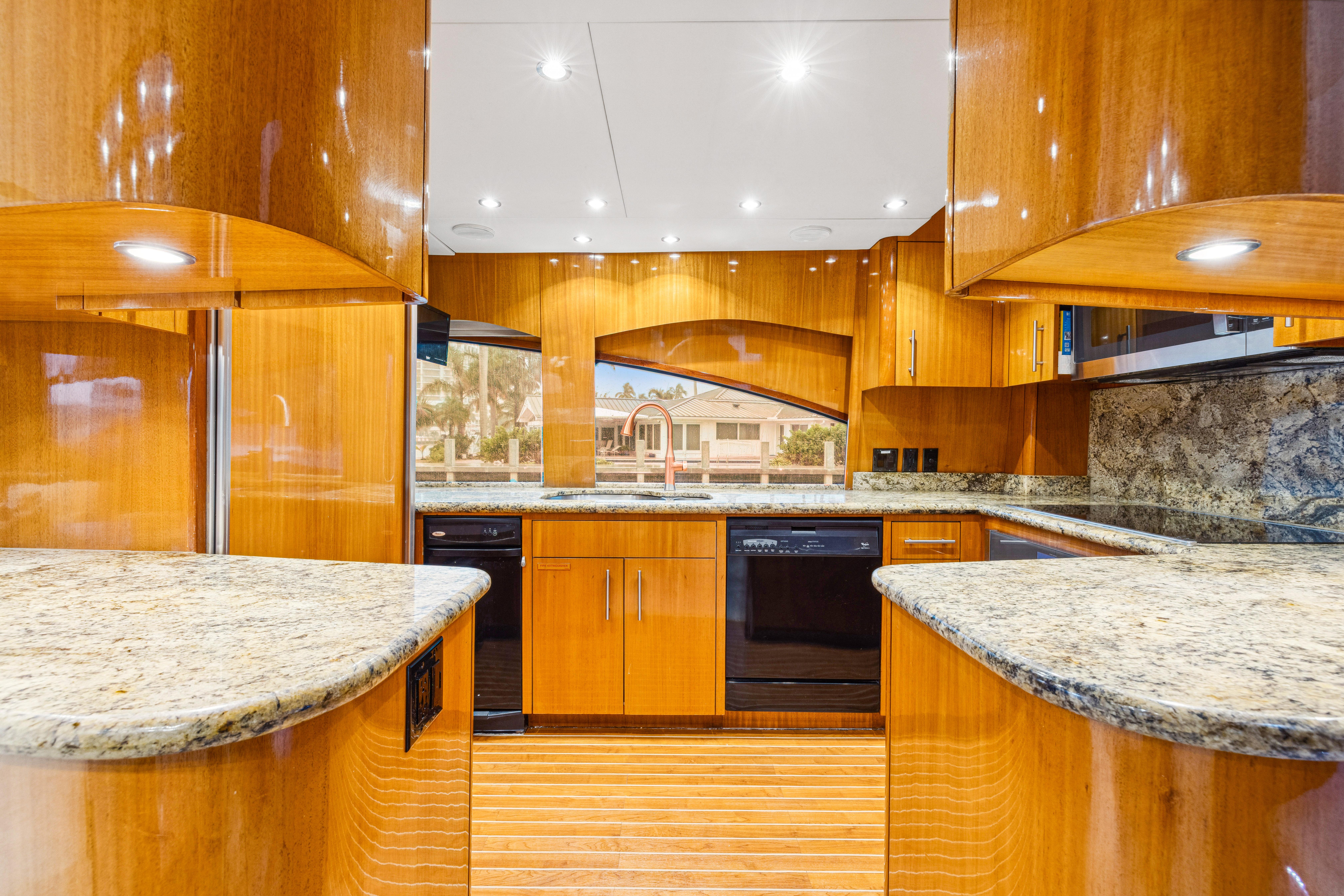 Hatteras-80 Motor Yacht 2005-Corporate Approved 2 FL-US-9745161 | Thumbnail