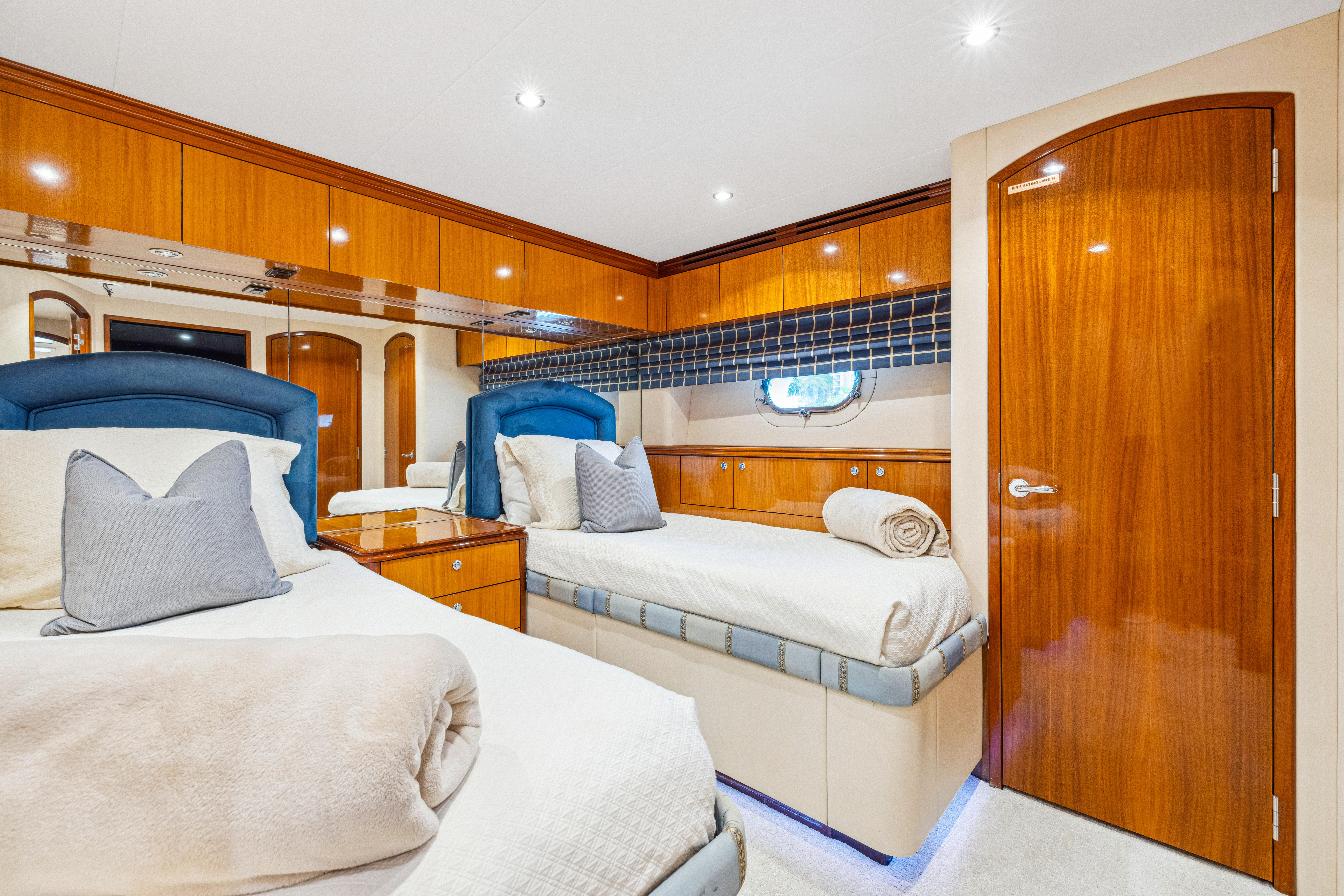 Hatteras-80 Motor Yacht 2005-Corporate Approved 2 FL-US-9745161 | Thumbnail