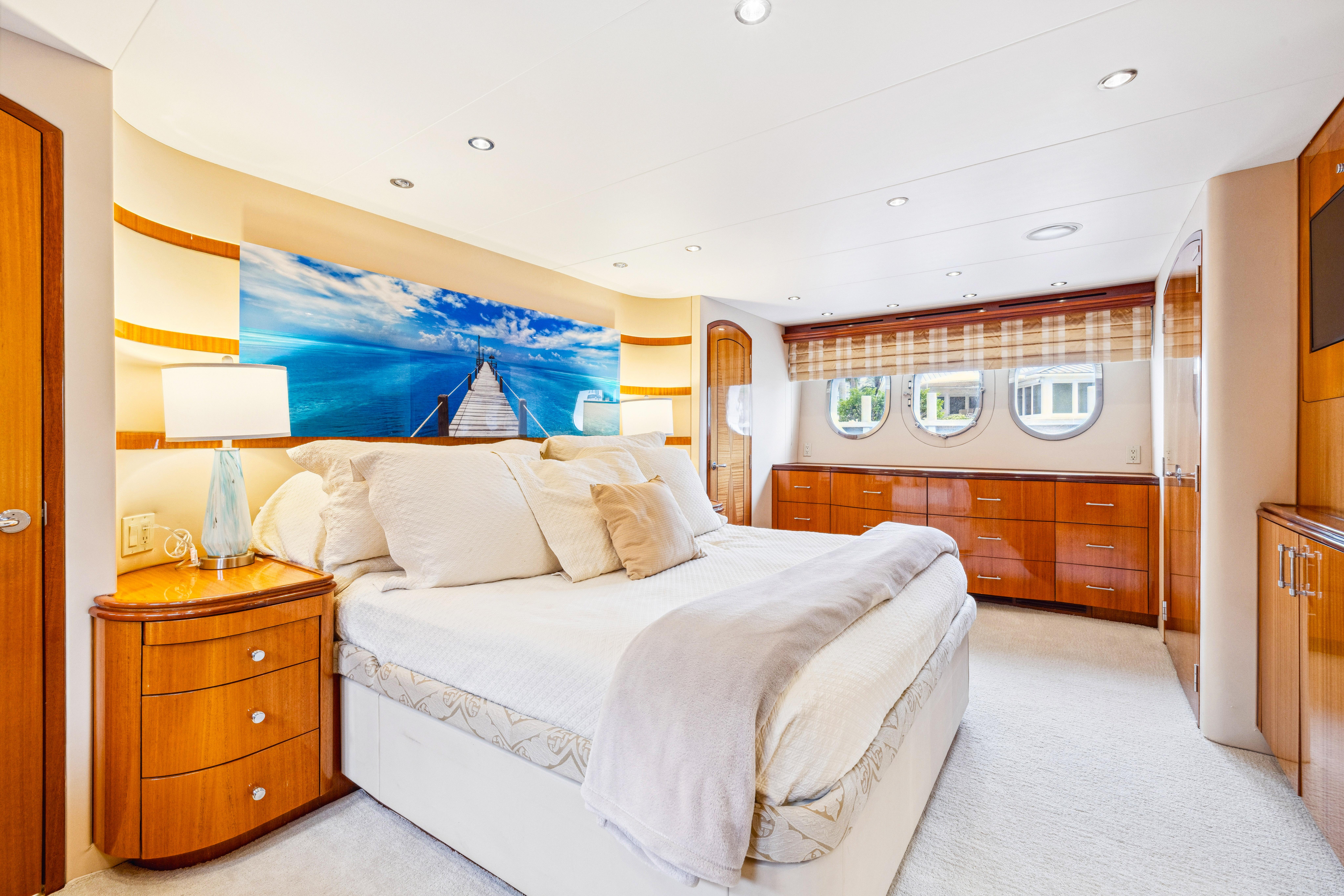 Hatteras-80 Motor Yacht 2005-Corporate Approved 2 FL-US-9745161 | Thumbnail