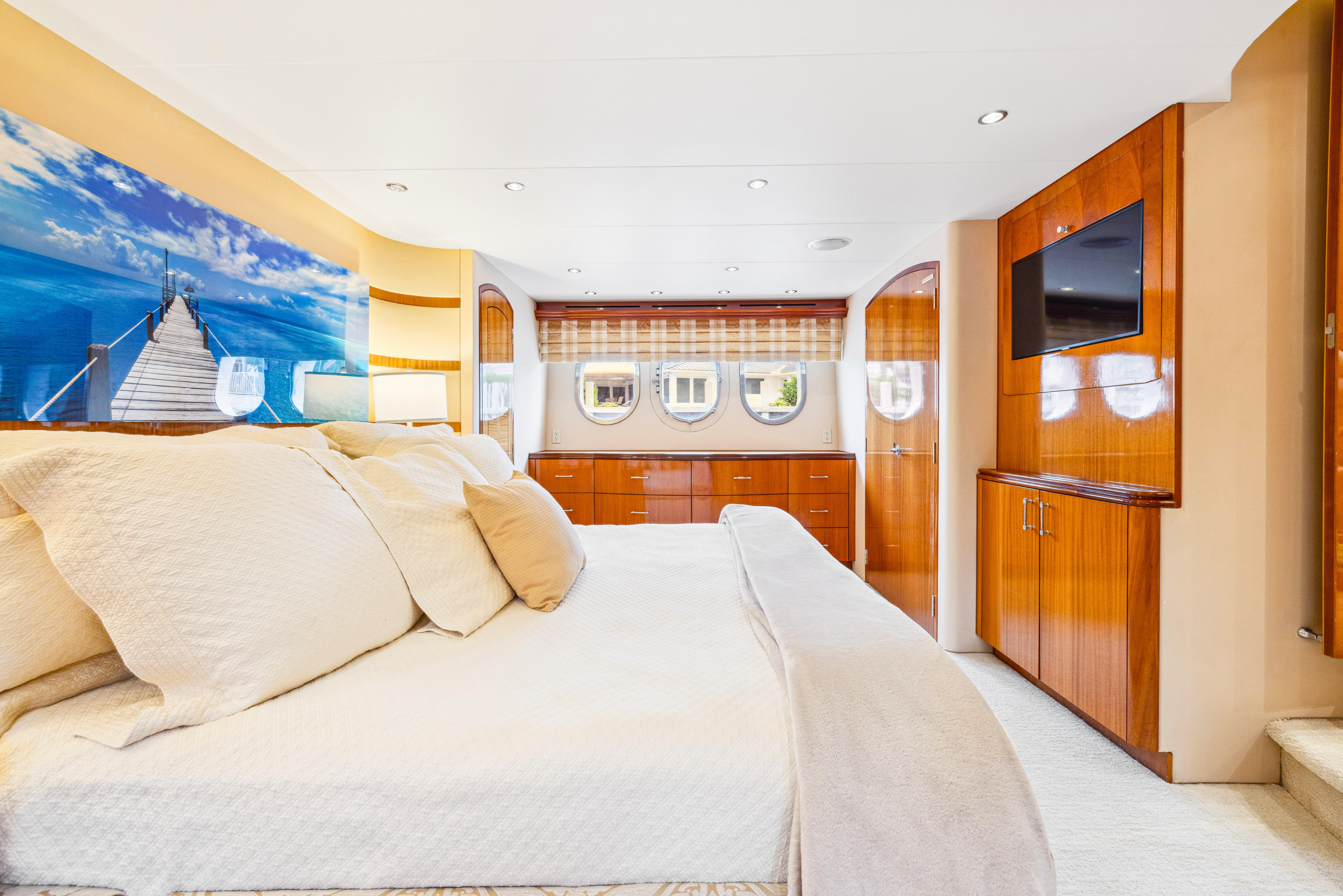 Hatteras-80 Motor Yacht 2005-Corporate Approved 2 FL-US-9745161 | Thumbnail