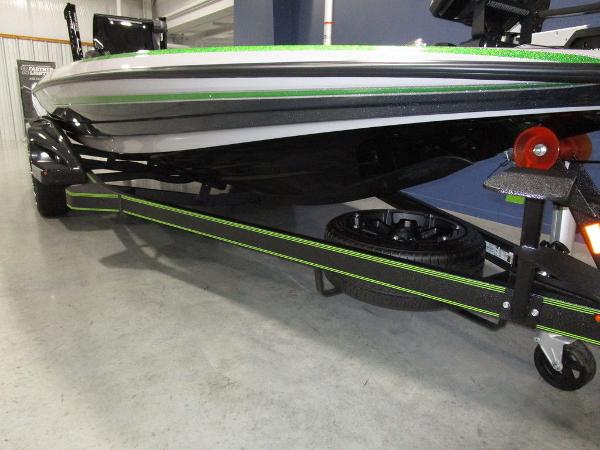 2022 Skeeter boat for sale, model of the boat is FXR20 Apex & Image # 5 of 56