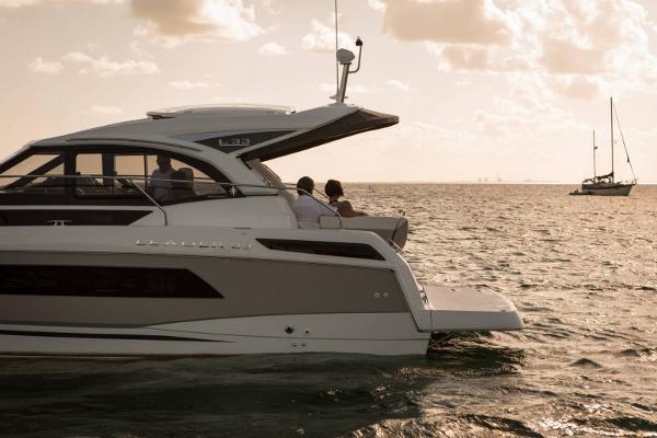 2019 Jeanneau Leader 33