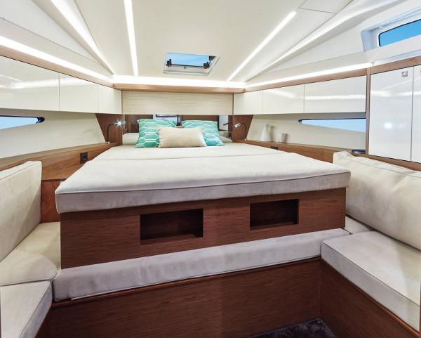 2019 Jeanneau Leader 33