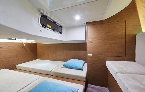 2019 Jeanneau Leader 33