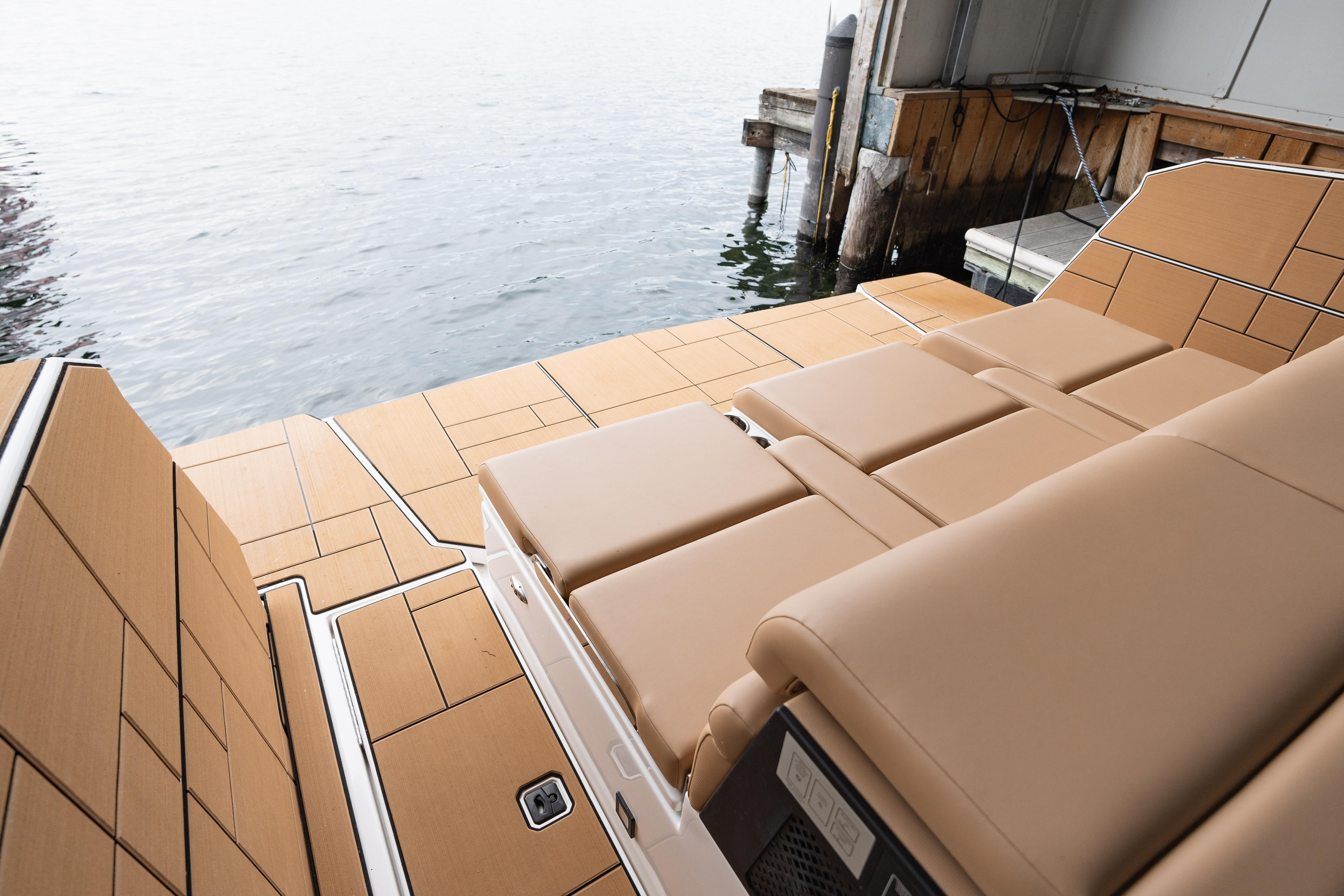 Used Aviara 40 ft' AV40 I/O United Yacht Sales