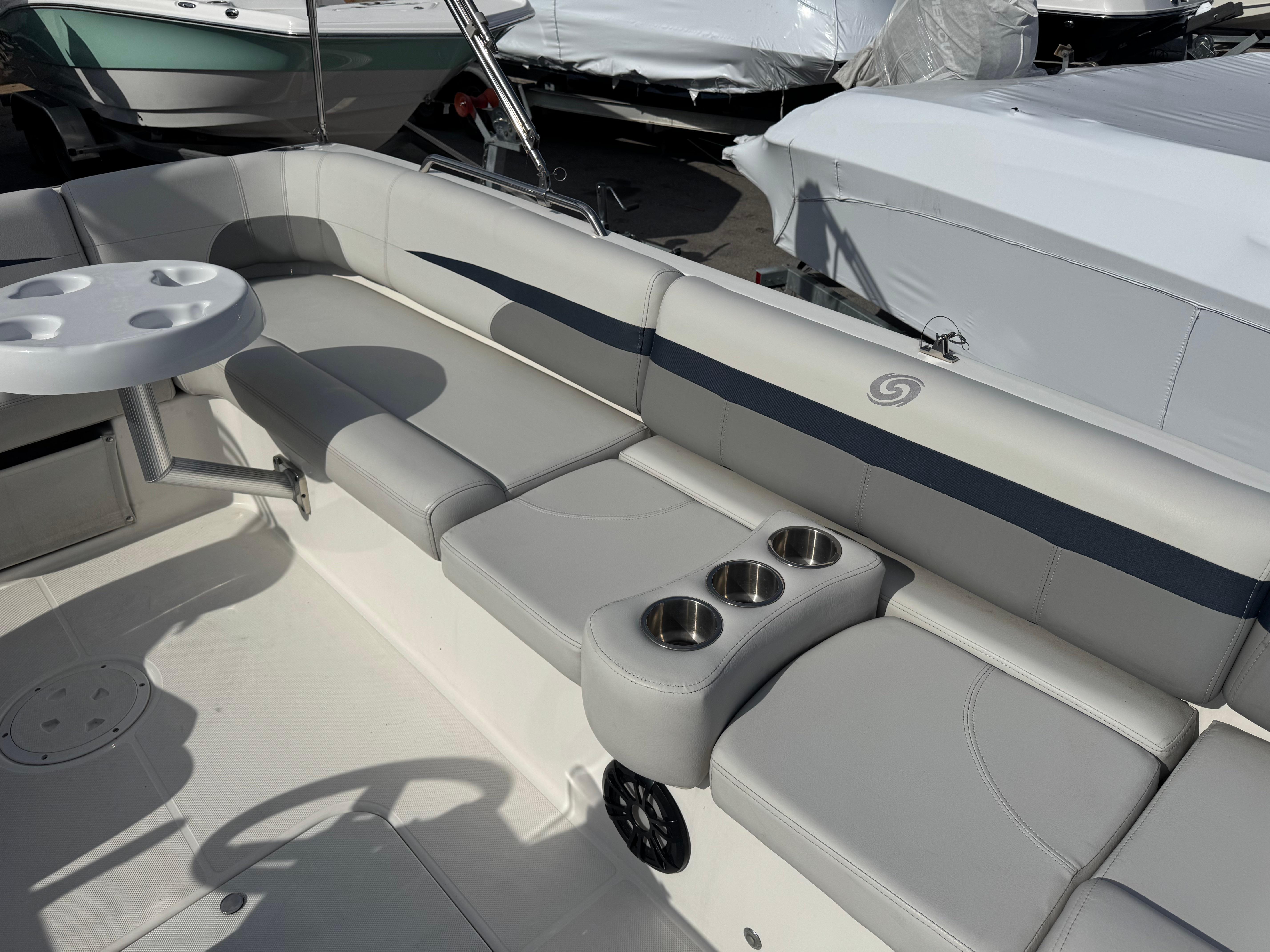 2023 Hurricane SUNDECK SPORT 201-5