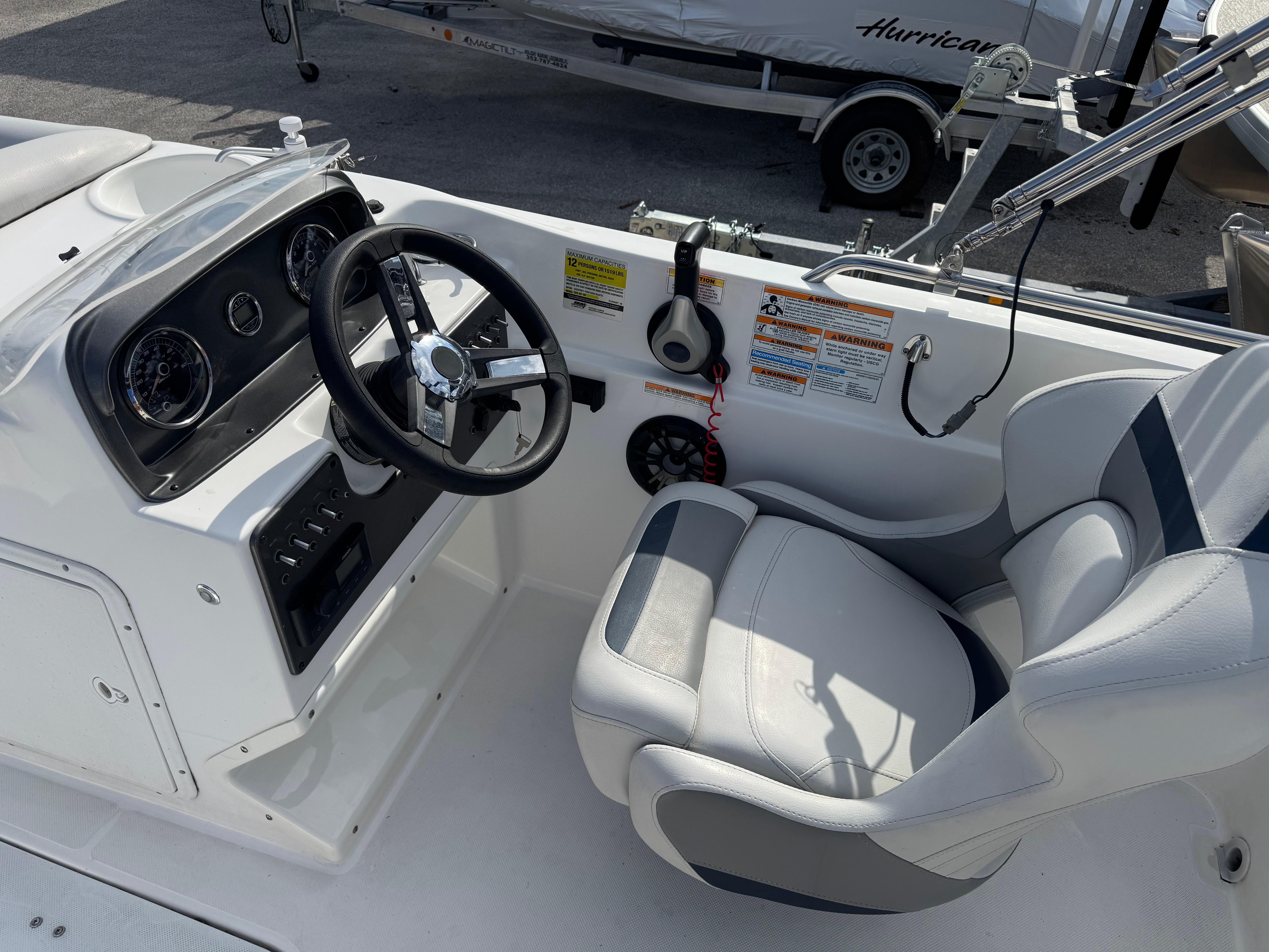 2023 Hurricane SUNDECK SPORT 201-6