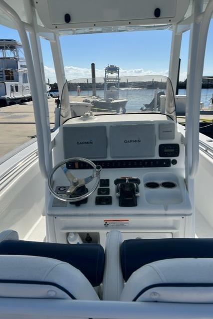 2014 Sea Hunt Gamefish 27 Forward Seating