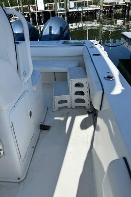 2014 Sea Hunt Gamefish 27 Forward Seating