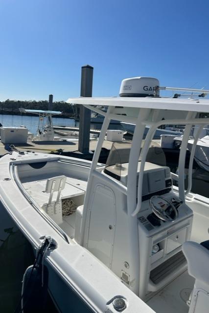 2014 Sea Hunt Gamefish 27 Forward Seating