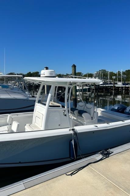 2014 Sea Hunt Gamefish 27 Forward Seating