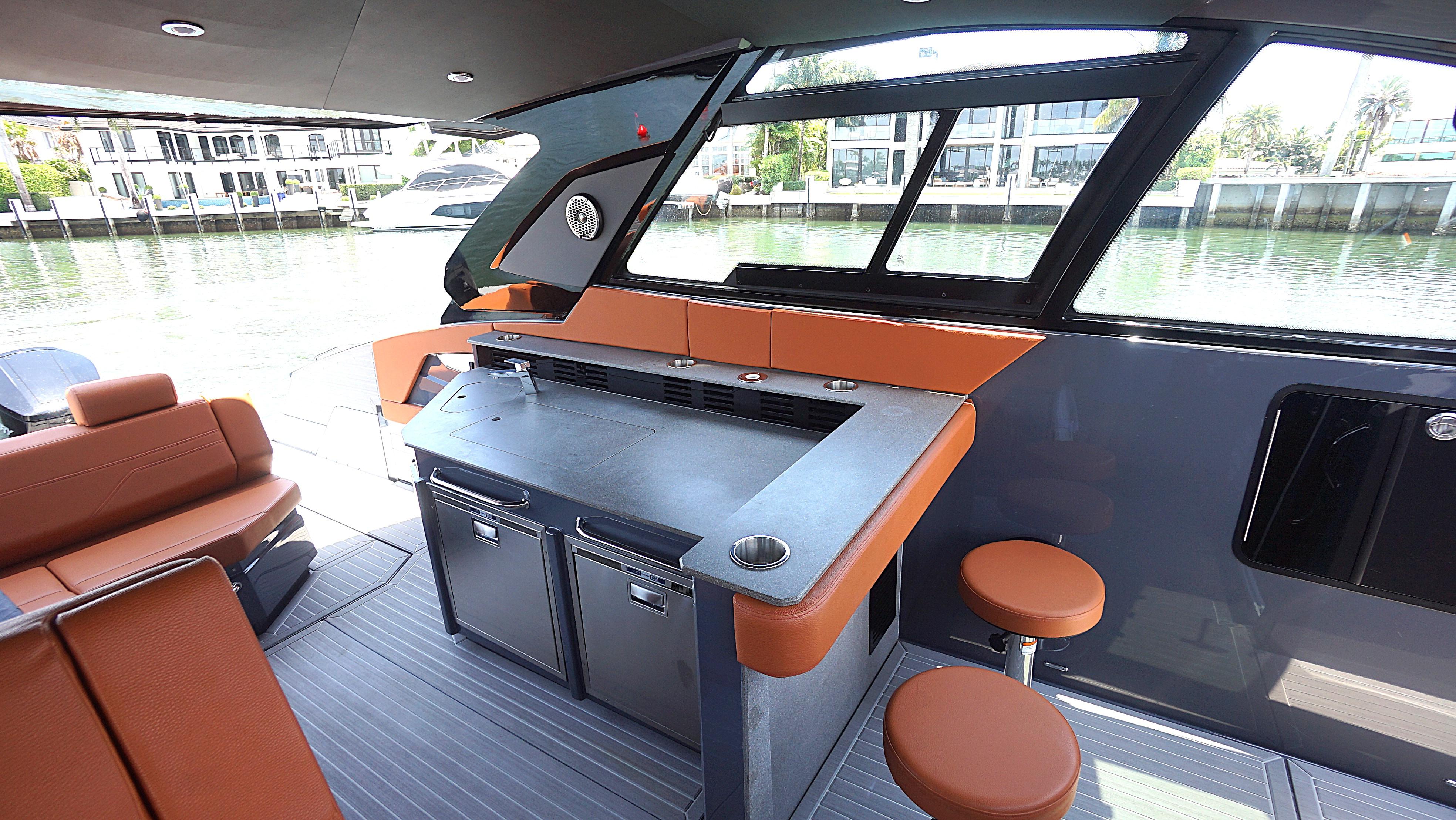 2023-cruisers-yachts-42-gls-ob-power-9825191-20250603111411205-1_XLARGE