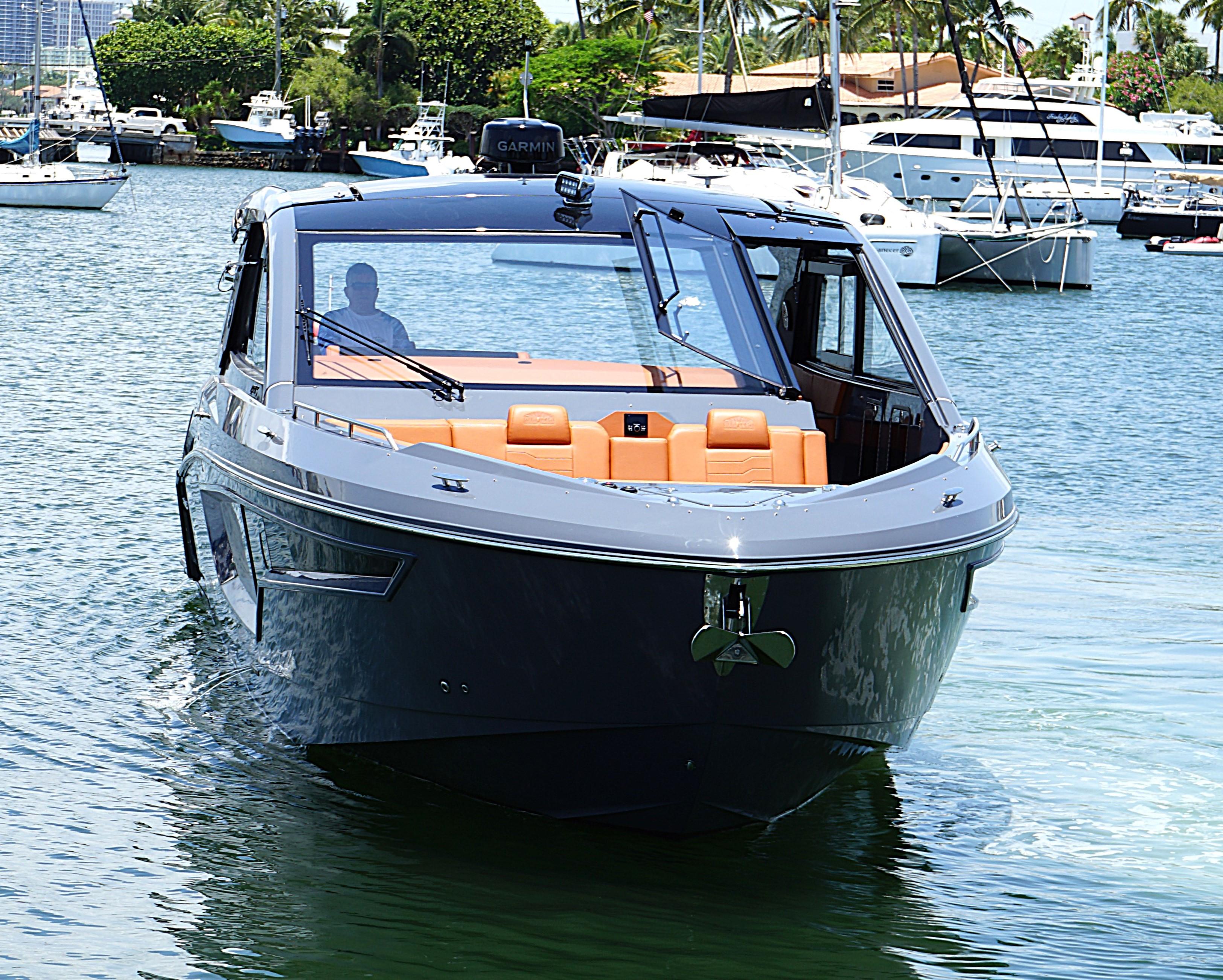 2023-cruisers-yachts-42-gls-ob-power-9825191-20250603111434142-1_XLARGE