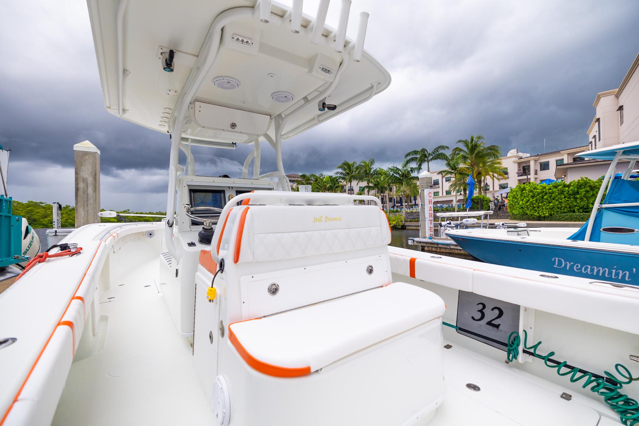 Still Dreamin Yacht Photos Pics 2015 Yellowfin 32 - Aft seating