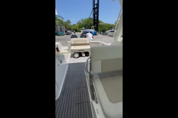 Boston Whaler 280 Vantage video