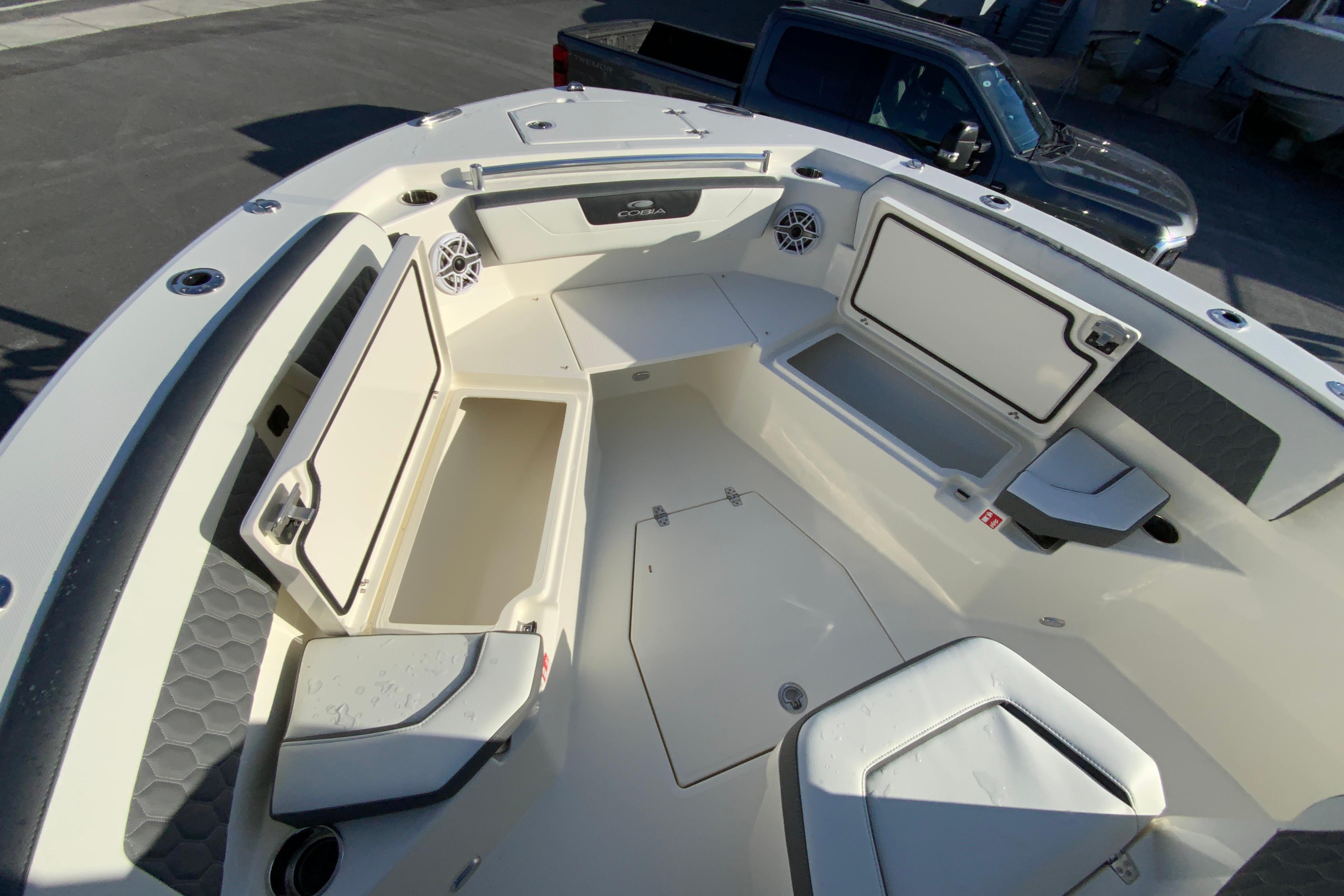 2026 Cobia 245 Center Console-25