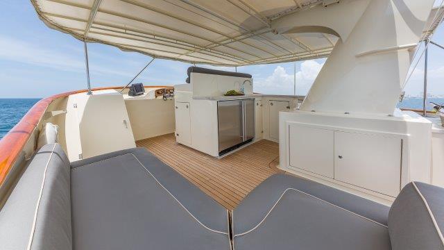 Breaux Bay Craft 124 ARIADNE - Sun Deck Service Bar/Additional Lounge Space