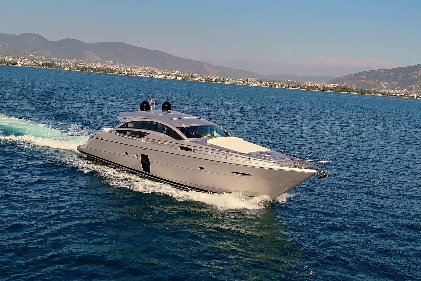 2010 Pershing 73 